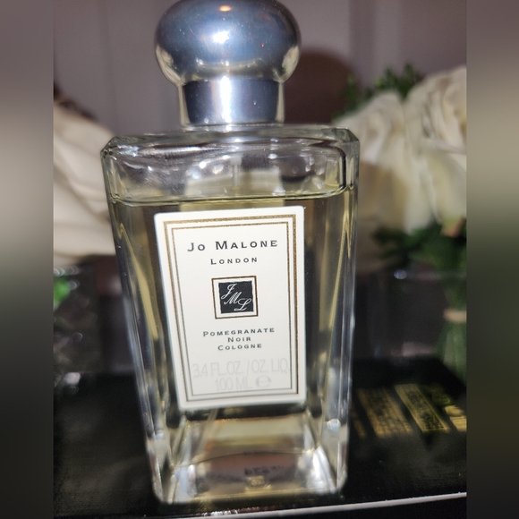 Vintage Pomegranate Noir Cologne by Jo Malone; 100ml / 3.4 fl.oz; 88-89% Full - Picture 13 of 15